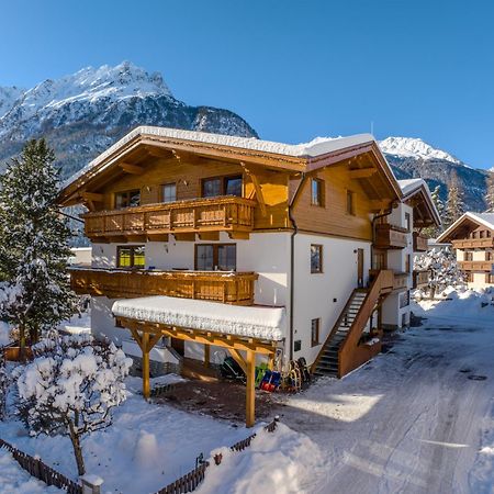 Landhaus Franzelin Bed & Breakfast Längenfeld Eksteriør bilde