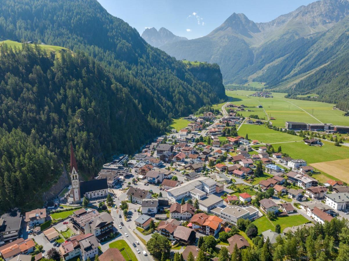 Landhaus Franzelin Bed & Breakfast Längenfeld Eksteriør bilde